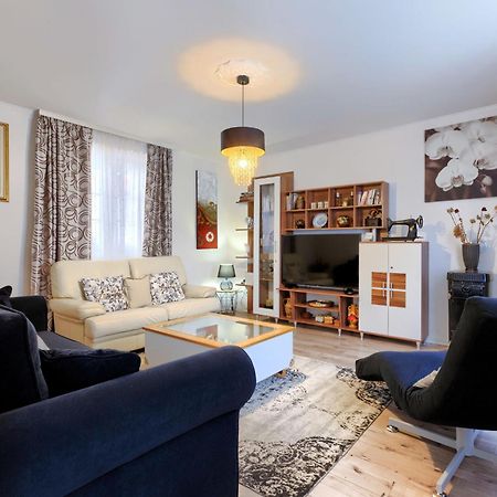 אומאג Holiday Home Centar By Interhome מראה חיצוני תמונה
